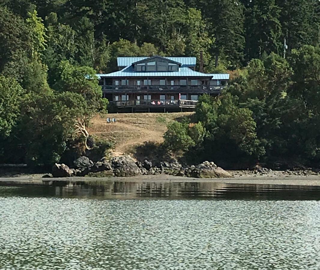 Arbutus Cove Guesthouse Metchosin Екстер'єр фото