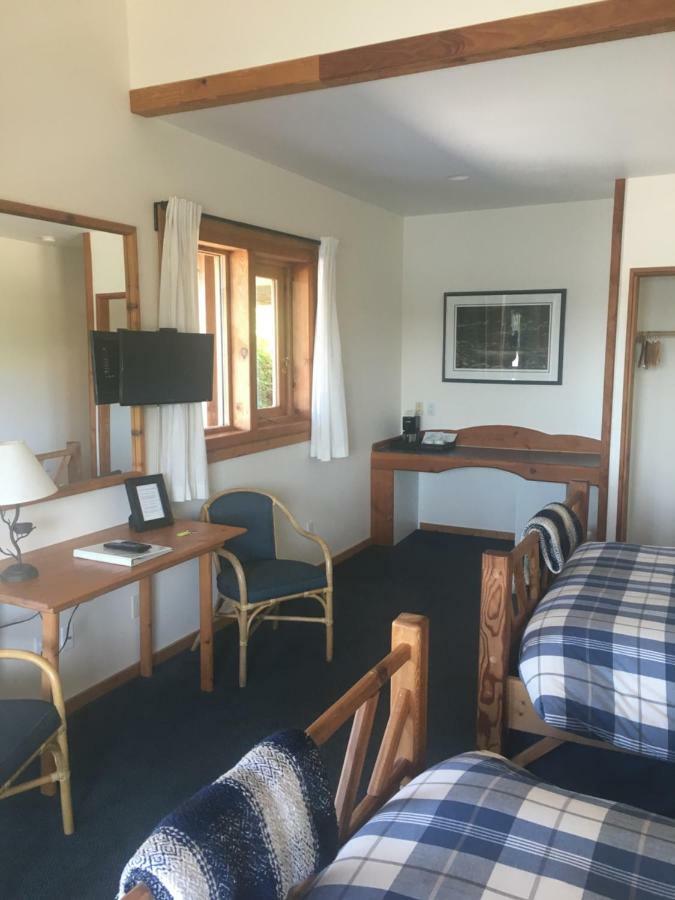 Arbutus Cove Guesthouse Metchosin Екстер'єр фото