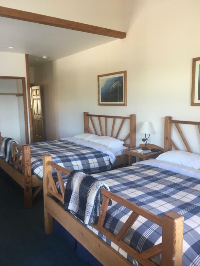 Arbutus Cove Guesthouse Metchosin Екстер'єр фото